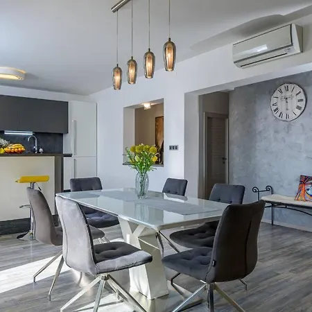 New! With Private Pool Near Split *