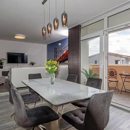 New! With Private Pool Near Split Solin
