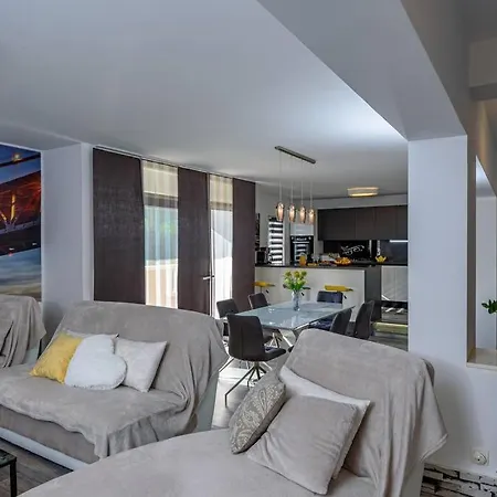 Daire New! With Private Pool Near Split Solin
