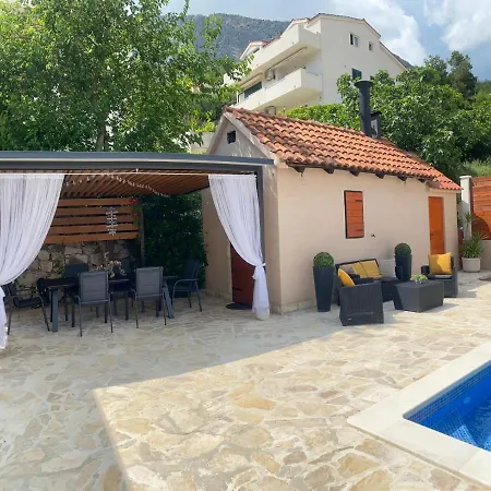 Daire New! With Private Pool Near Split *