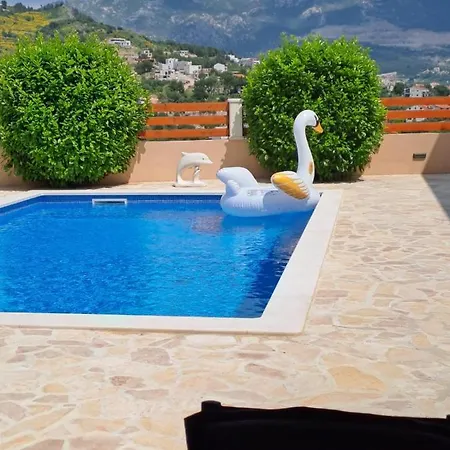 Daire New! With Private Pool Near Split *