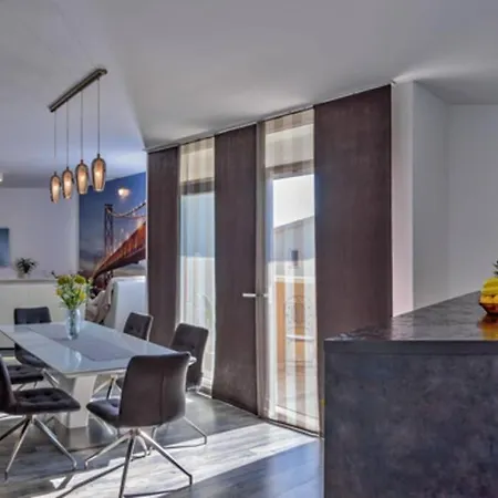 New! With Private Pool Near Split דירה *