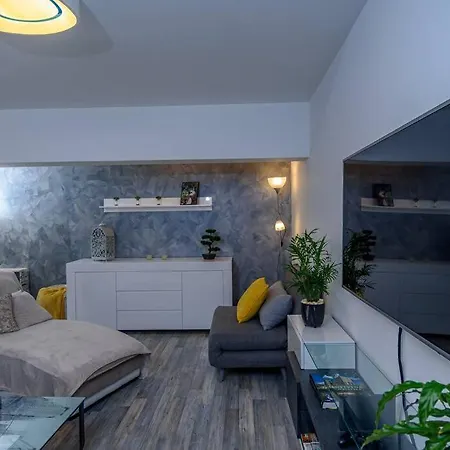 דירה New! With Private Pool Near Split