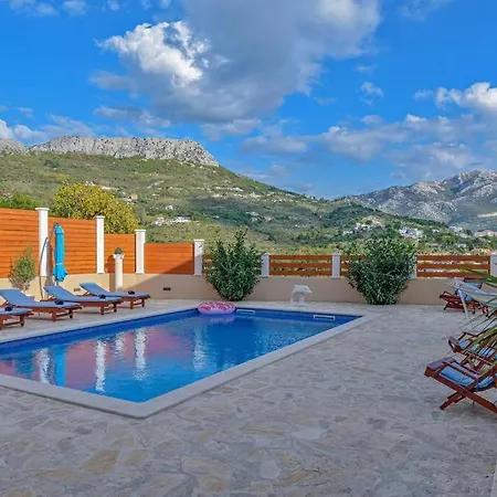דירה New! With Private Pool Near Split