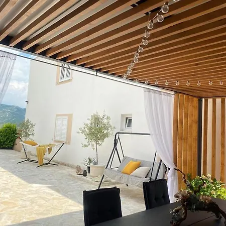 New! With Private Pool Near Split * סולין